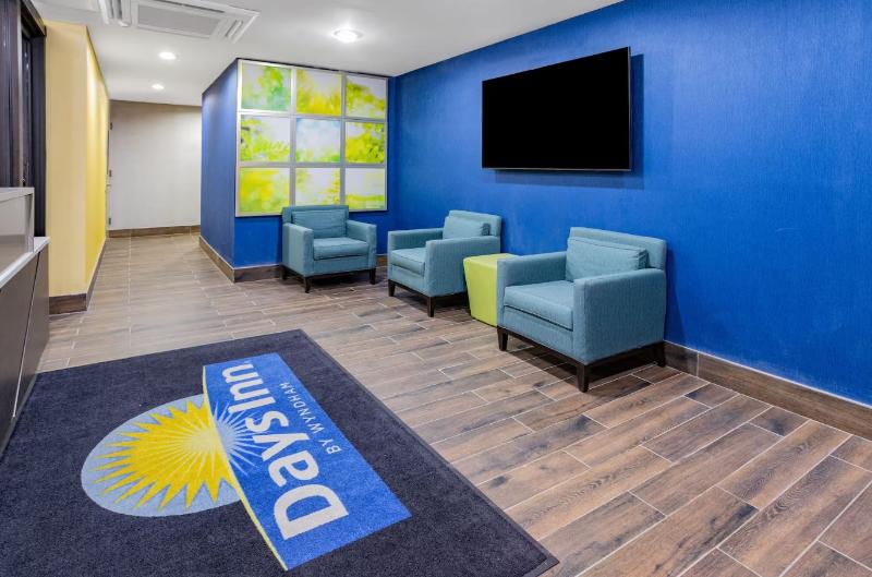 Days Inn by Wyndham Bronx Near Botanical Garden image