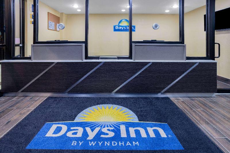 Days Inn by Wyndham Bronx Near Botanical Garden image