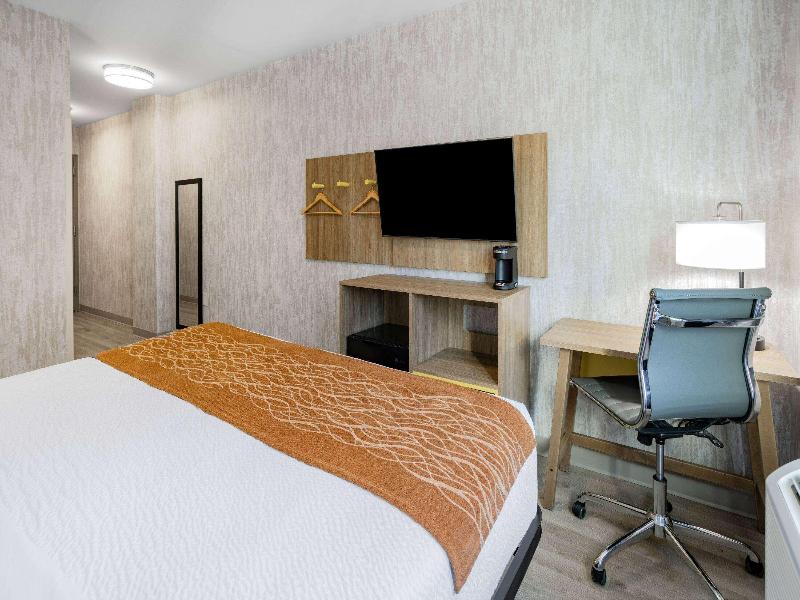 Days Inn by Wyndham Bronx Near Botanical Garden image