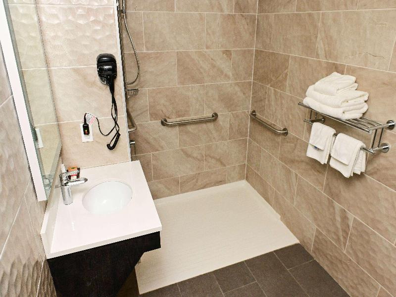 Days Inn by Wyndham Bronx Near Botanical Garden image