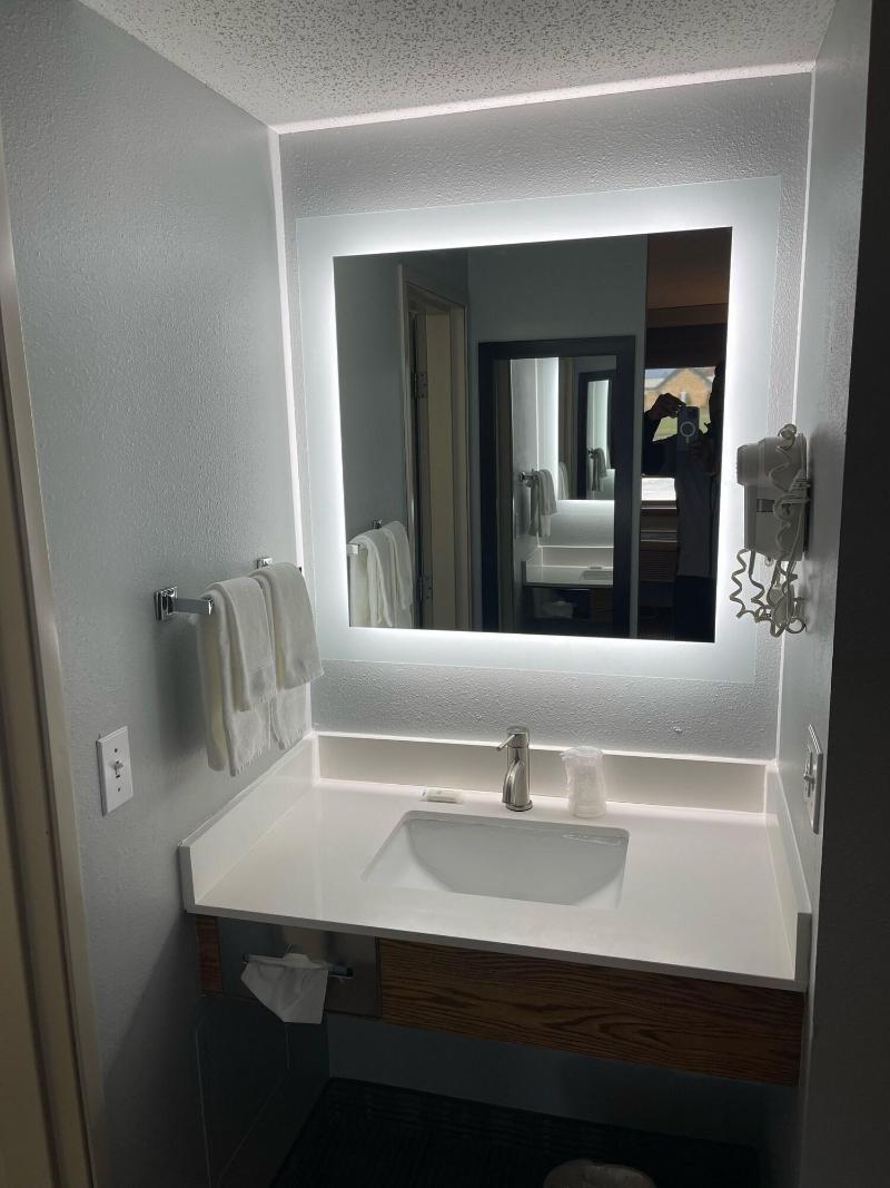 Americinn By Wyndham Ladysmith image