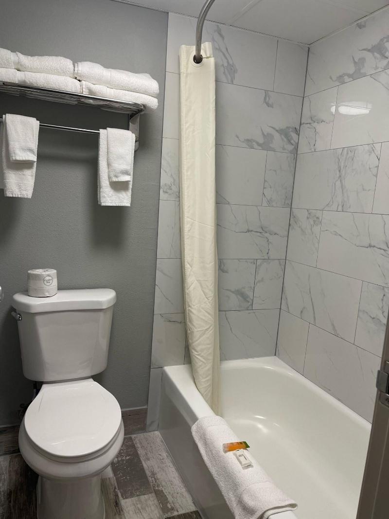 Americinn By Wyndham Ladysmith image