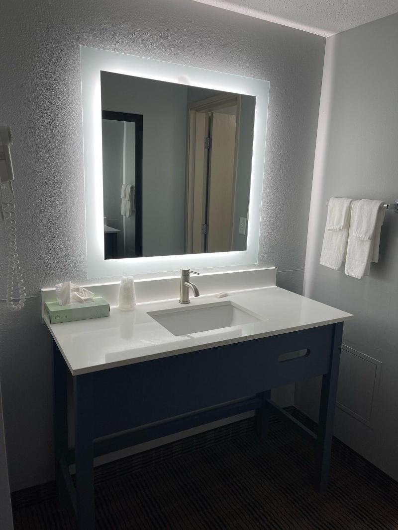 Americinn By Wyndham Ladysmith image