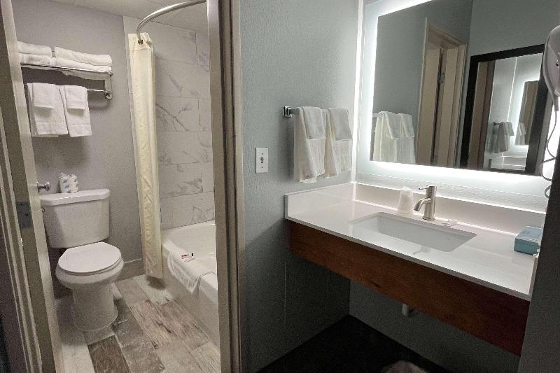Americinn By Wyndham Ladysmith image