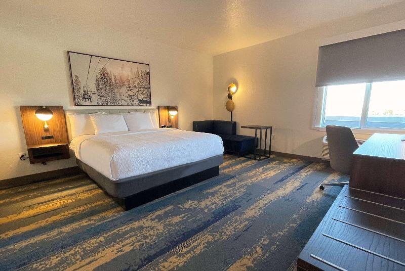 La Quinta Inn & Suites by Wyndham Denver Parker - Image 10