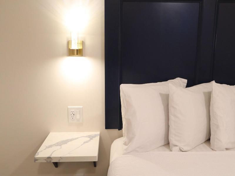 Blufftop Inn & Suites - Wharf/Restaurant District