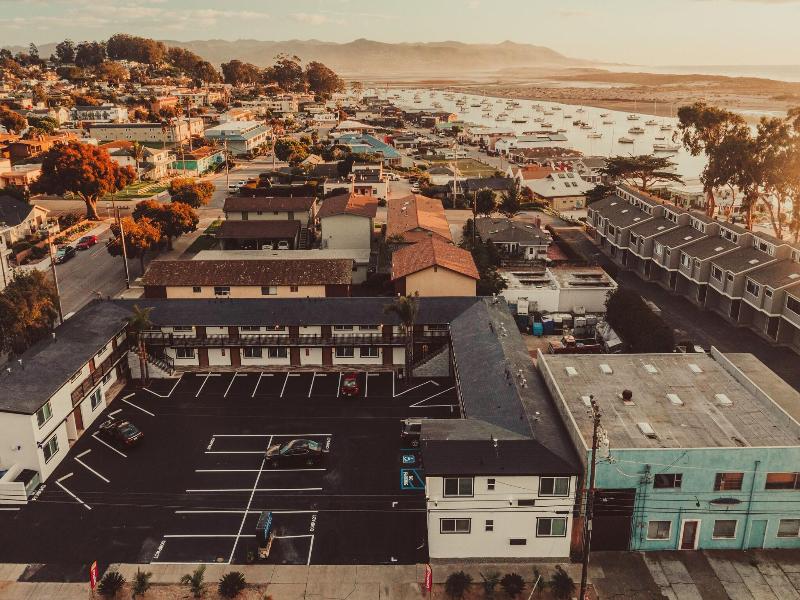 Blufftop Inn & Suites - Wharf/Restaurant District