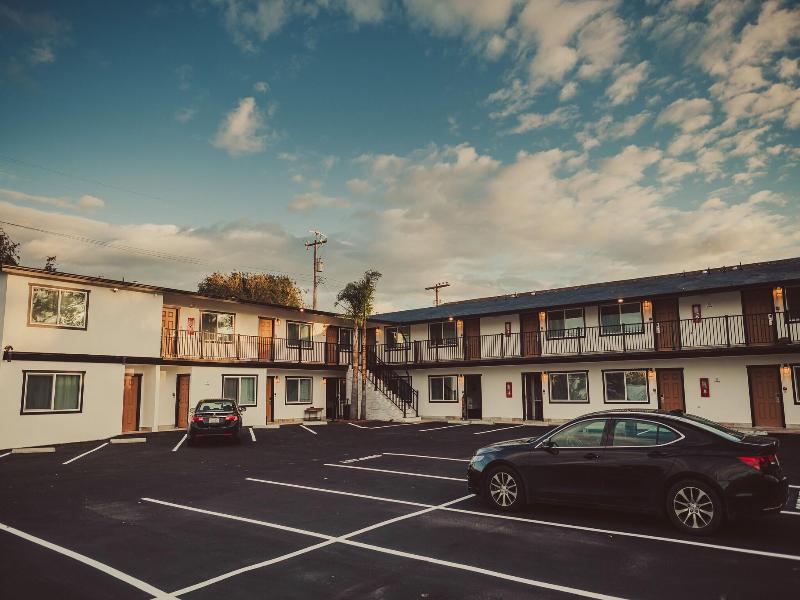 Blufftop Inn & Suites - Wharf/Restaurant District