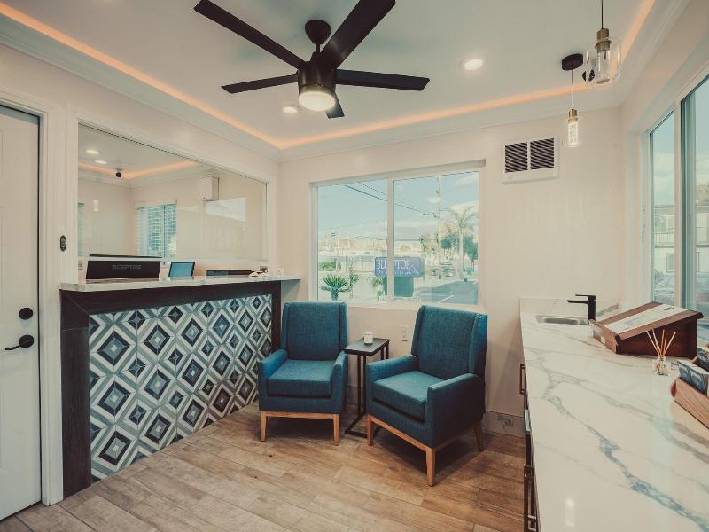 Blufftop Inn & Suites - Wharf/Restaurant District