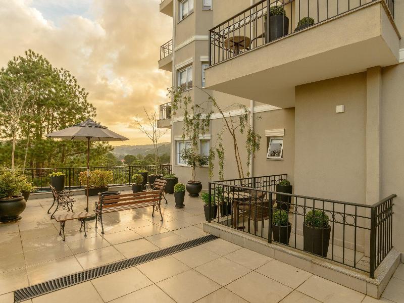 Pousada La Bas Suites De Montagne