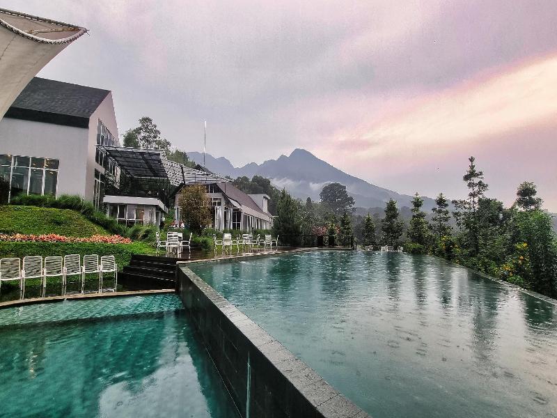 Leuweung Geledegan Ecolodge image