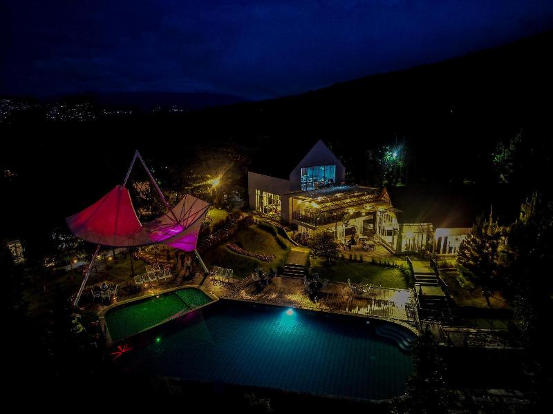 Leuweung Geledegan Ecolodge image