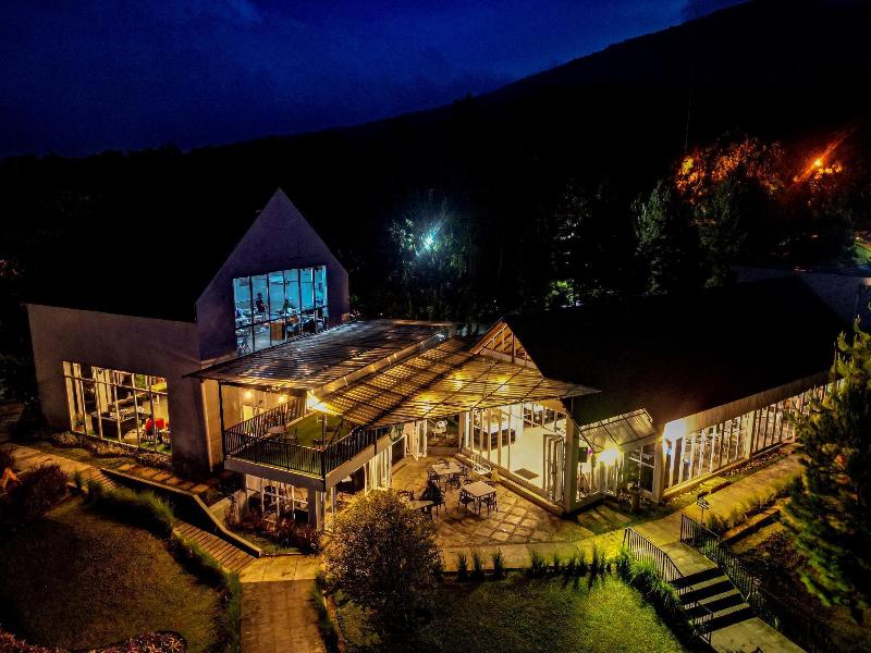 Leuweung Geledegan Ecolodge image