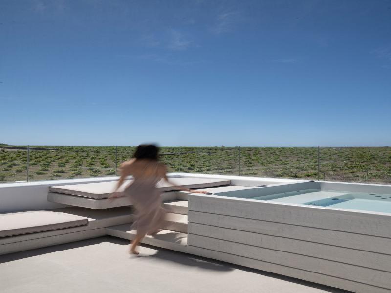 JUNIOR SUITE CLASSIC POOL VIEW — photo 4