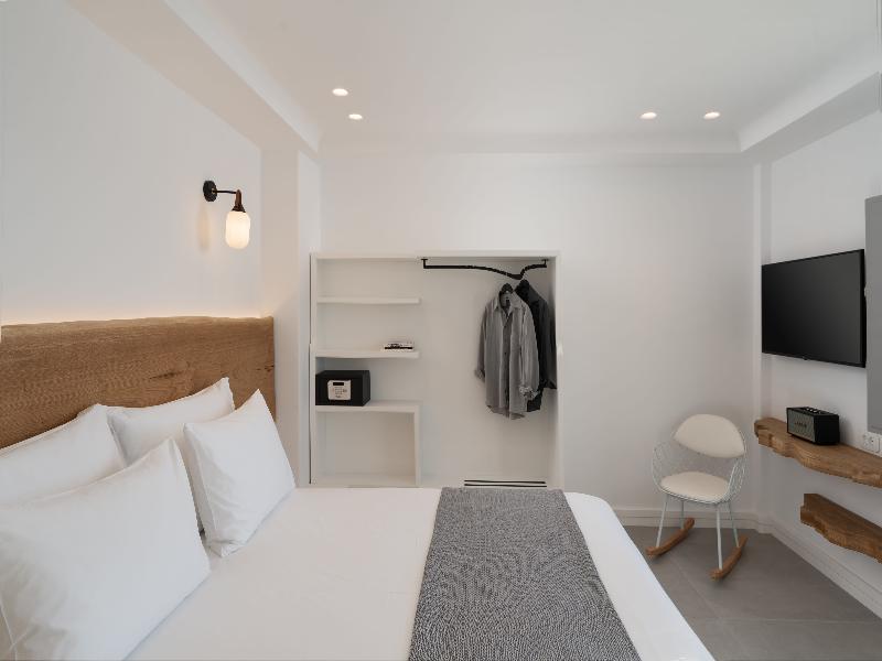 SUITE SUPERIOR ONE BEDROOM — photo 12