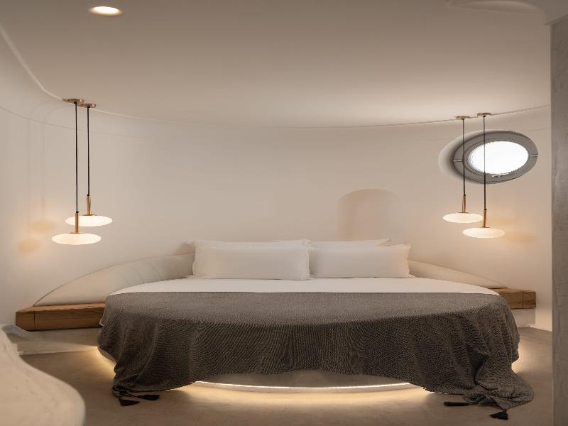 SUITE TWO KING BEDS — photo 6