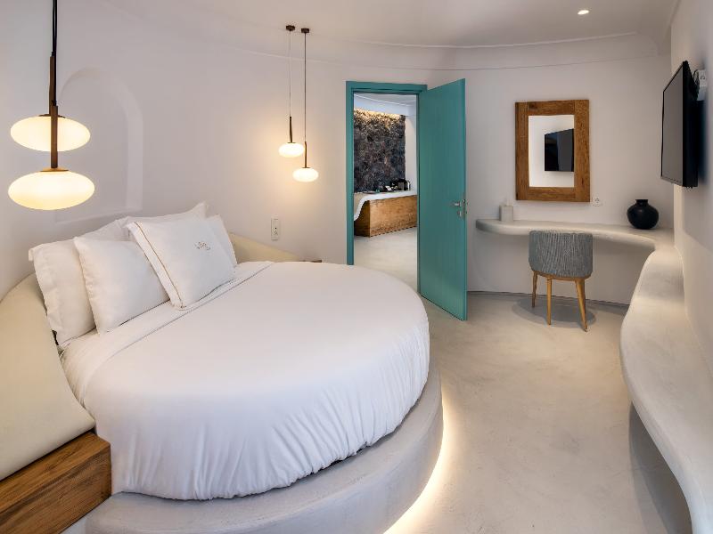 SUITE TWO DOUBLE BEDS