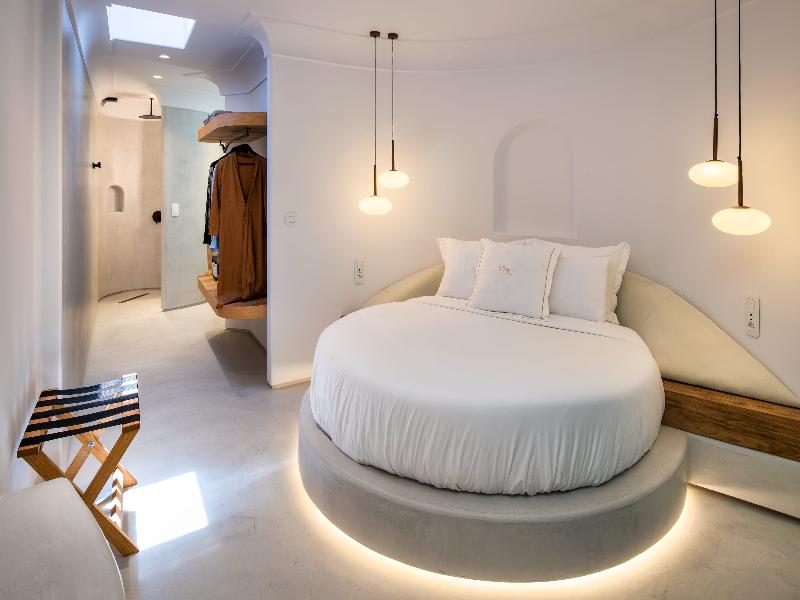 SUITE TWO DOUBLE BEDS