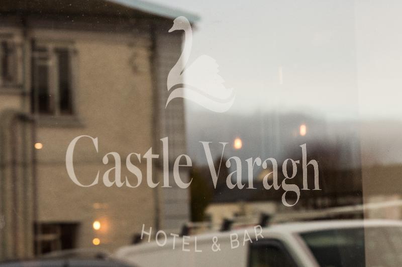 Castle Varagh Hotel & Bar