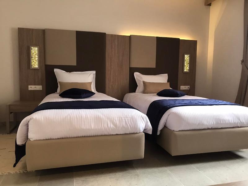 Lescure Business Hotel & Spa image