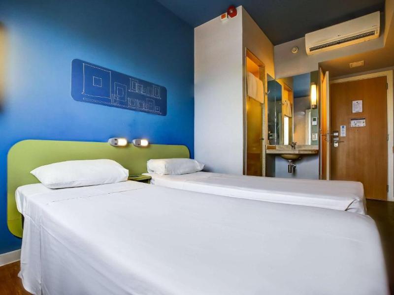 ibis budget Rio de Janeiro Nova America image