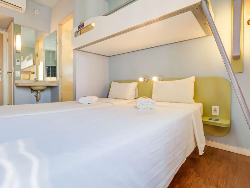 ibis budget Rio de Janeiro Nova America image