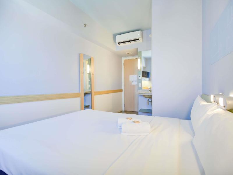 ibis budget Rio de Janeiro Nova America image