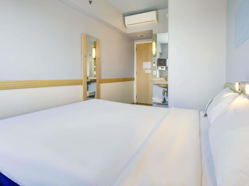ibis budget Rio de Janeiro Nova America image