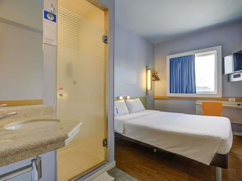 ibis budget Rio de Janeiro Nova America image