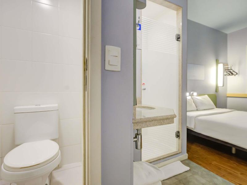 ibis budget Rio de Janeiro Nova America image