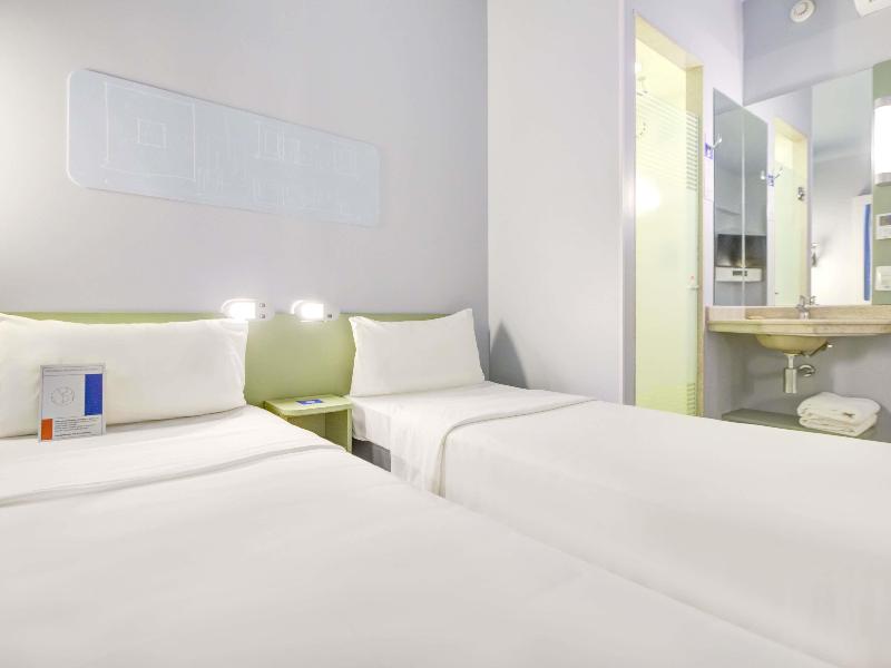 ibis budget Rio de Janeiro Nova America image
