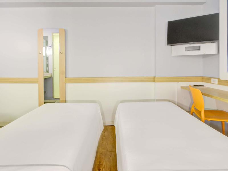 ibis budget Rio de Janeiro Nova America image