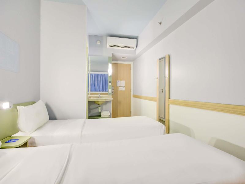 ibis budget Rio de Janeiro Nova America image