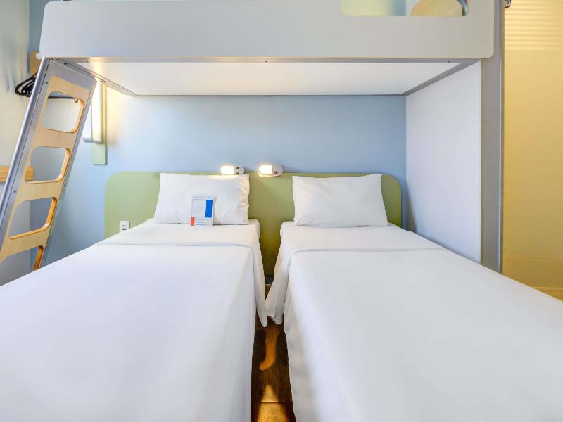 ibis budget Rio de Janeiro Nova America image