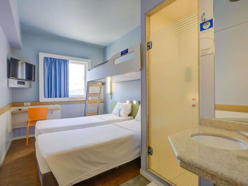 ibis budget Rio de Janeiro Nova America image