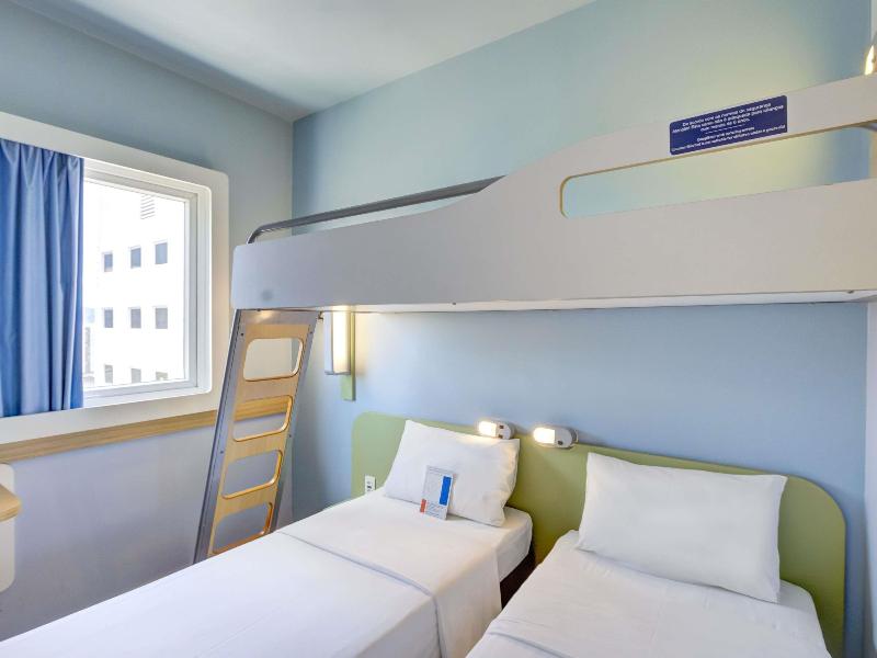 ibis budget Rio de Janeiro Nova America image