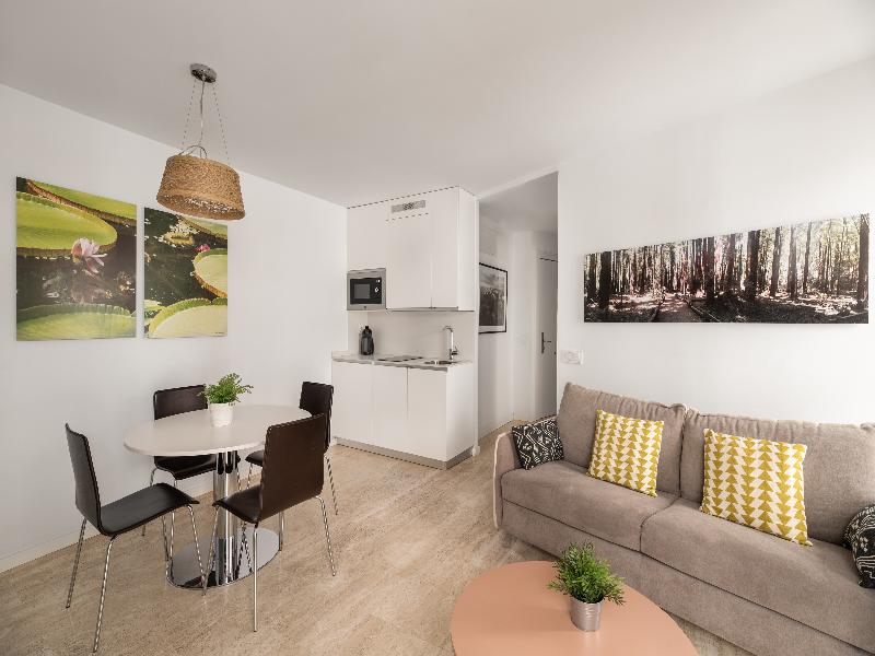 Apartamentos Suites The Way image