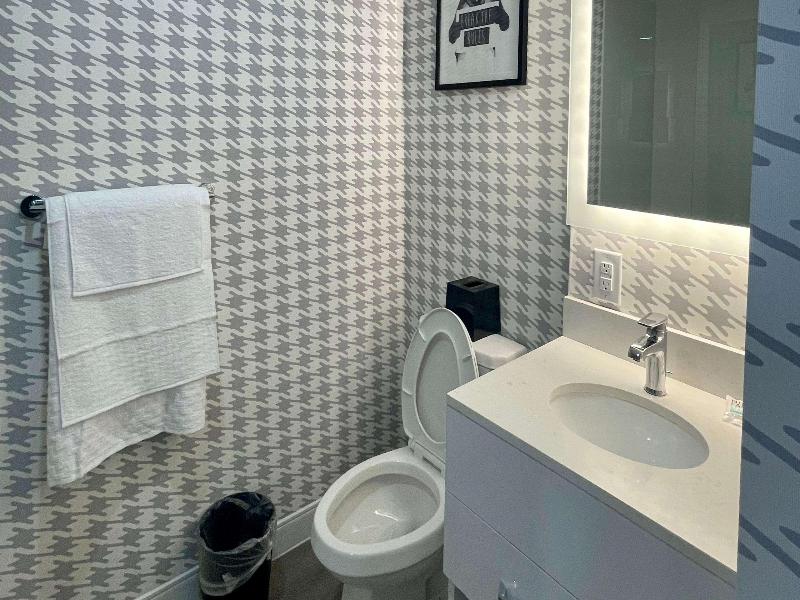 Quality Inn & Suites Thunder Bay Downtown image