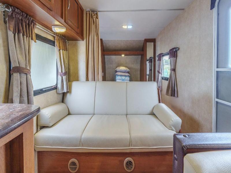 Goseong Jjun Camping Pension