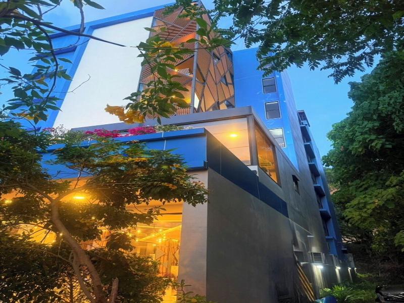 Golden Paradise Hotel image