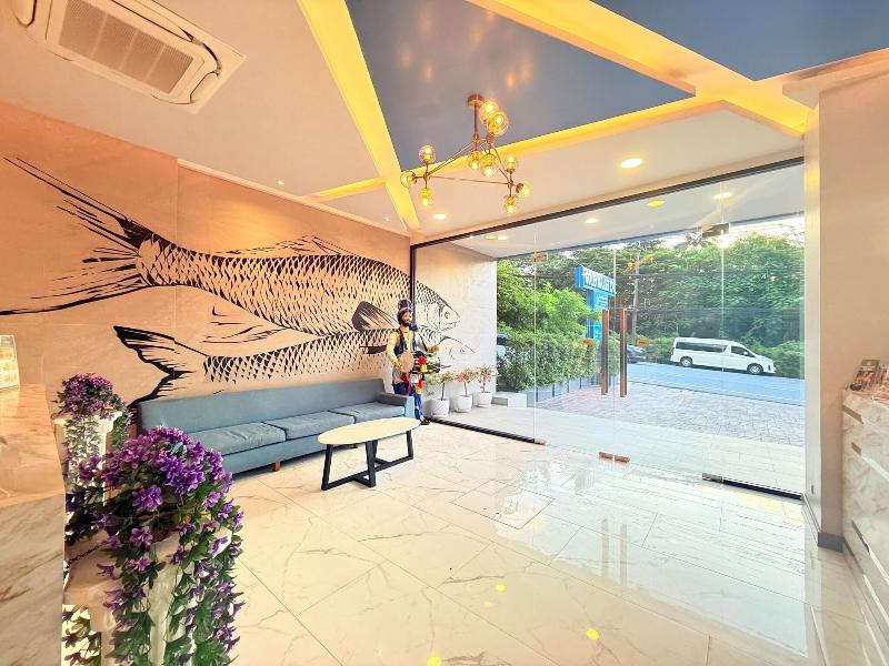 Golden Paradise Hotel image