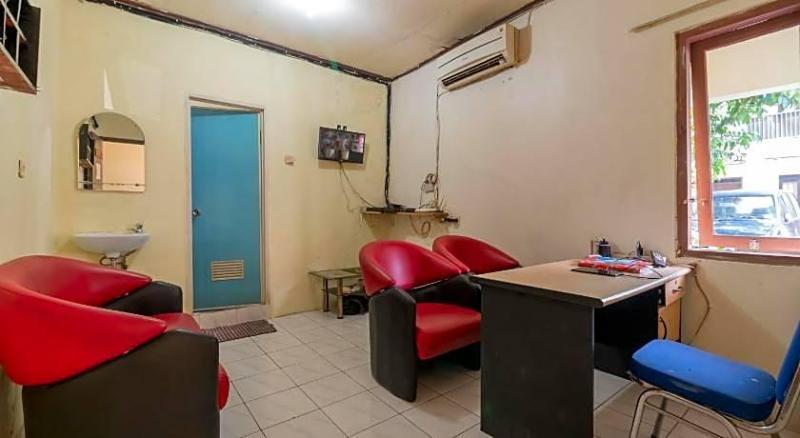Reddoorz Near Pondok Indah Water Park image