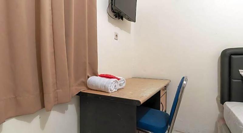 Reddoorz Near Pondok Indah Water Park image