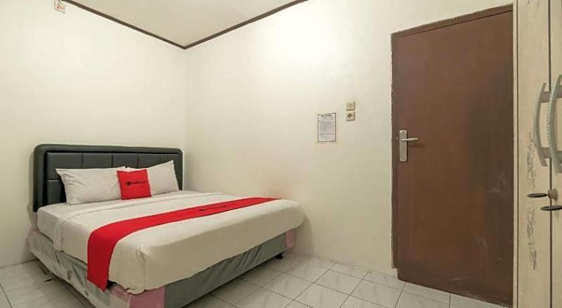 Reddoorz Near Pondok Indah Water Park image