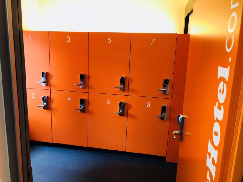 Easyhotel Zurich City Centre image