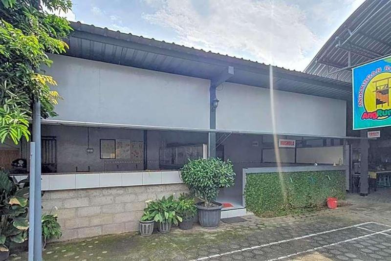 Angrumba Family Homestay Near Rsud Caruban image