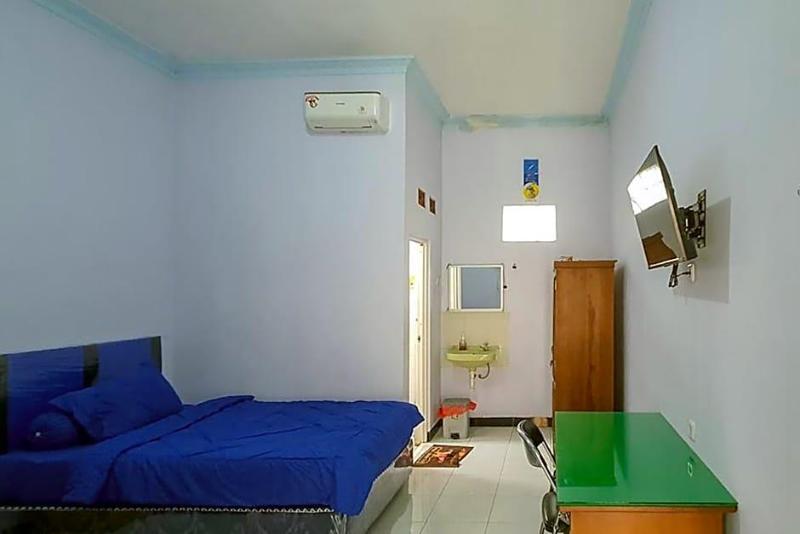 Angrumba Family Homestay Near Rsud Caruban image