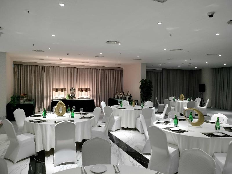 Vogo Grand Hotel image
