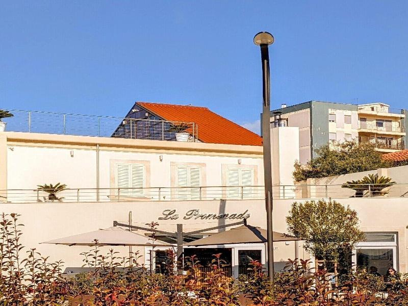 La Promenade Rooms & Suites image