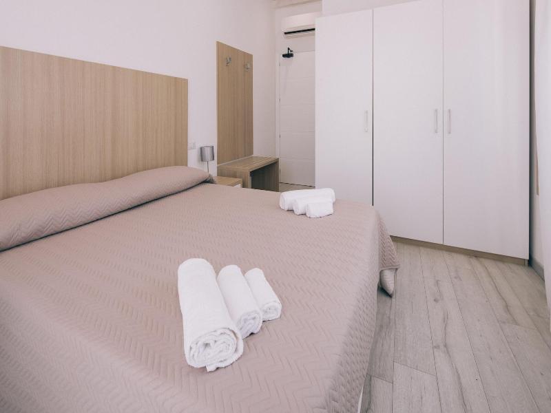 La Promenade Rooms & Suites image